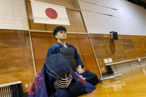 日本の伝統的剣道を正しく世界各国に広げ、日本初のプロ剣道家として活躍したい
