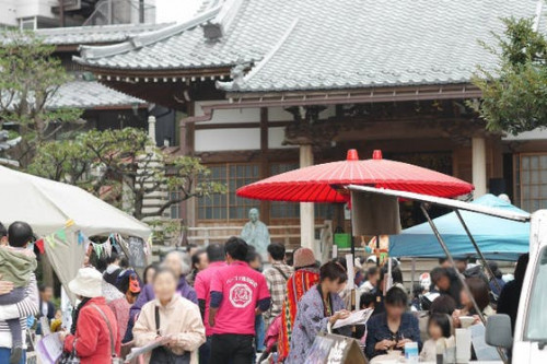 東京北千住の街を妖怪道中で盛り上げるための神輿(ガシャドクロ)を作りたい。